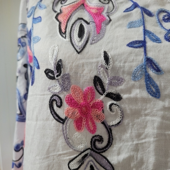 Kindred Embroidered White and Pink Women's Top 3X - Picture 3 of 8